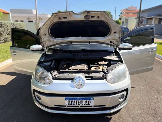 VOLKSWAGEN-UP-2016