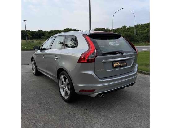 VOLVO-XC60-2015