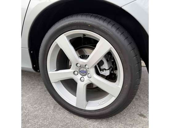 VOLVO-XC60-2.0 T6 R DESIGN TURBO GASOLINA 4P AUTOMÁTICO VOLVO-XC60-2015