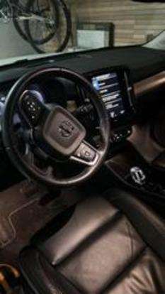 VOLVO-XC40-2021
