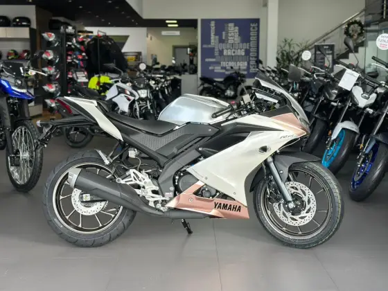YAMAHA YZF R15 YAMAHA YZF R15