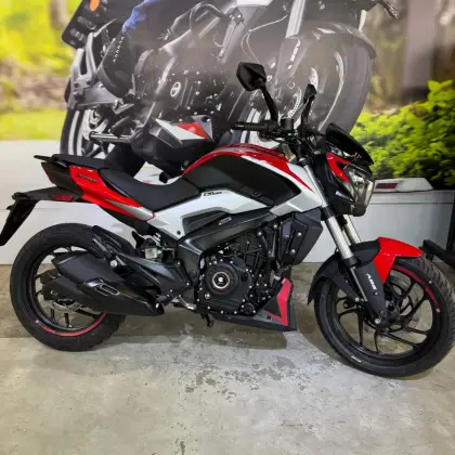 BAJAJ DOMINAR 250 