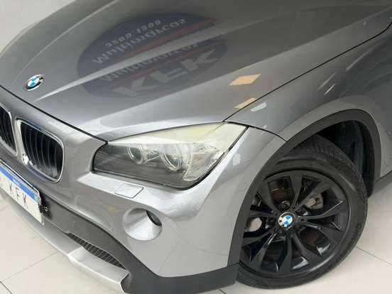 BMW-X1-2011