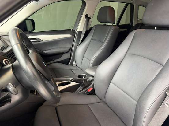 BMW-X1-2011