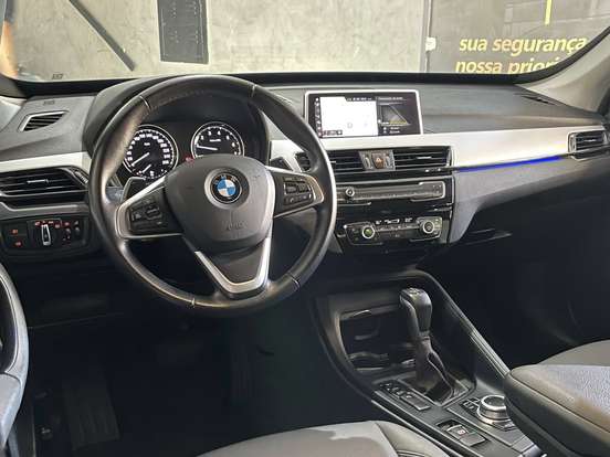 BMW-X1-2.0 16V TURBO ACTIVEFLEX SDRIVE20I X-LINE 4P AUTOMÁTICO BMW-X1-2020