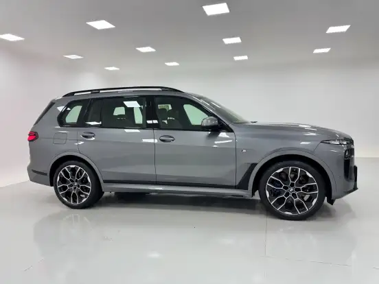 BMW-X7-2025