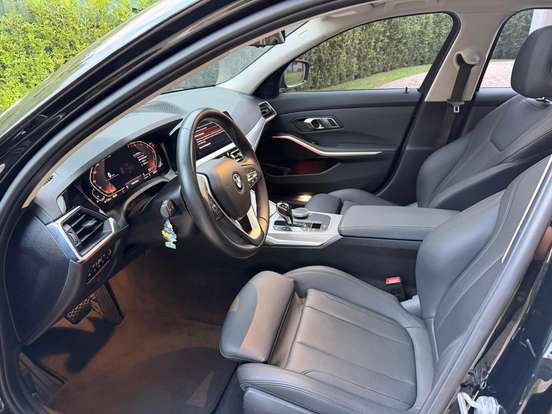 BMW-320i-2.0 16V TURBO GASOLINA SPORT AUTOMÁTICO BMW-320i-2019