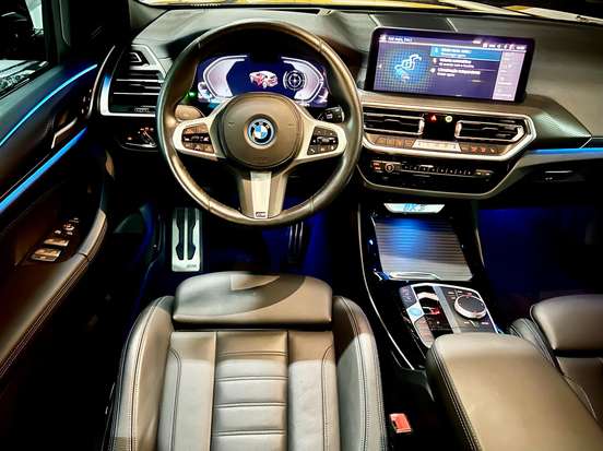 BMW-iX3-2024