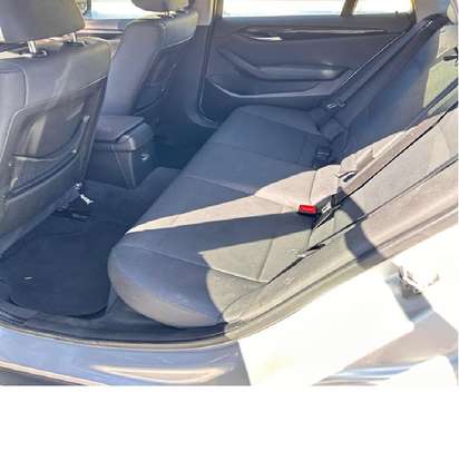 BMW-X1-2011