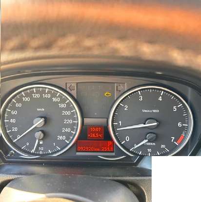 BMW-X1-2011