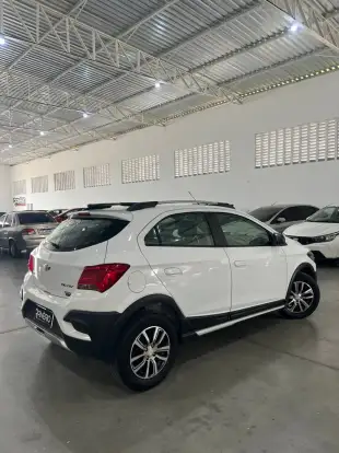 CHEVROLET-ONIX-2018