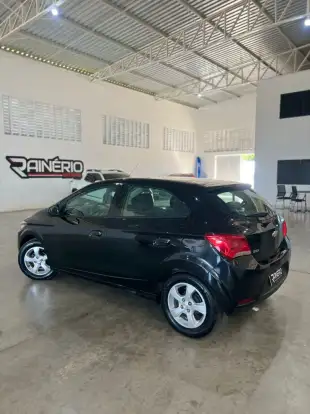 CHEVROLET-ONIX-2018