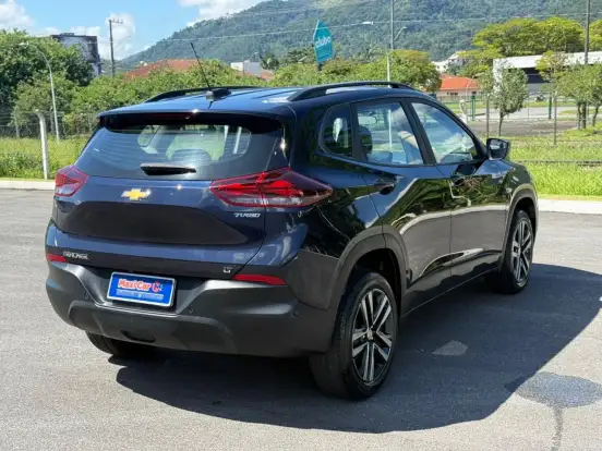 CHEVROLET-TRACKER-2023