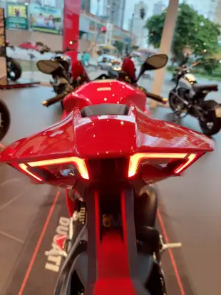 DUCATI-PANIGALE V4-2026