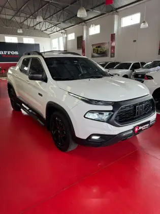 FIAT TORO 2.0 16V TURBO DIESEL ULTRA 4WD AT9 FIAT TORO 2.0 16V TURBO DIESEL ULTRA 4WD AT9