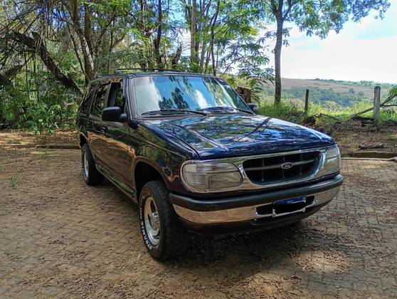 FORD EXPLORER 4.0 XLT 4X2 V6 GASOLINA 4P AUTOMÁTICO