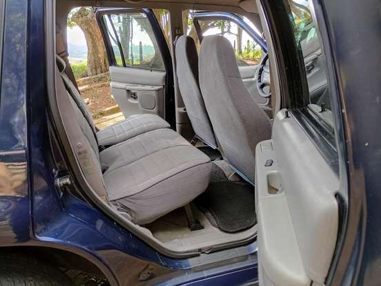 FORD-EXPLORER-4.0 XLT 4X2 V6 GASOLINA 4P AUTOMÁTICO FORD-EXPLORER-1995