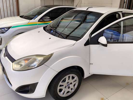 FORD-FIESTA-2013