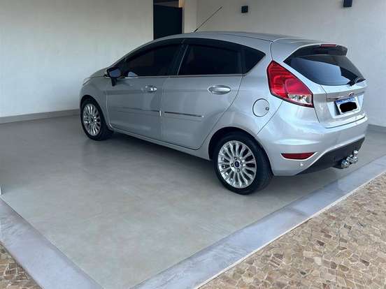 FORD-FIESTA-1.6 TITANIUM PLUS HATCH 16V FLEX 4P POWERSHIFT FORD-FIESTA-2015