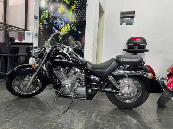 HONDA SHADOW 750 
