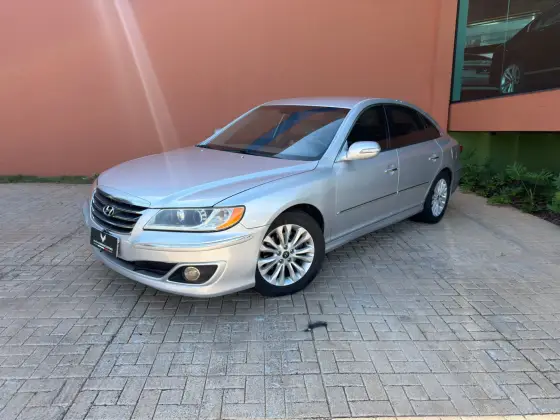 HYUNDAI AZERA 3.3 MPFI GLS SEDAN V6 24V GASOLINA 4P AUTOMÁTICO HYUNDAI AZERA 3.3 MPFI GLS SEDAN V6 24V GASOLINA 4P AUTOMÁTICO
