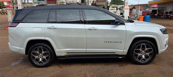 JEEP-COMMANDER-2022