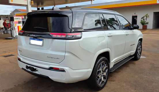 JEEP-COMMANDER-2022
