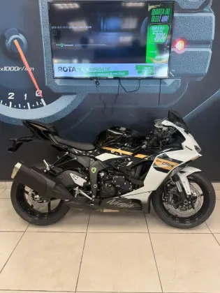 KAWASAKI NINJA ZX-6R 