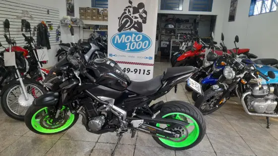 KAWASAKI Z900 KAWASAKI Z900