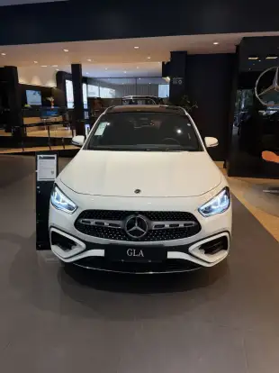 MERCEDES-BENZ-GLA 200-2025