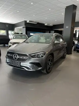 MERCEDES-BENZ-GLA 200-2025