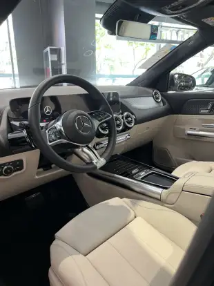 MERCEDES-BENZ-GLA 200-2025