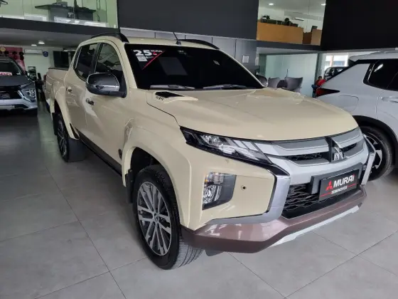 MITSUBISHI L200 TRITON 2.4 16V TURBO DIESEL SPORT HPE-S TERRA CD 4P 4X4 AUTOMÁTICO