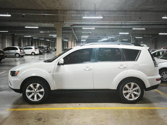MITSUBISHI OUTLANDER 3.0 4X4 V6 24V GASOLINA 4P AUTOMÁTICO