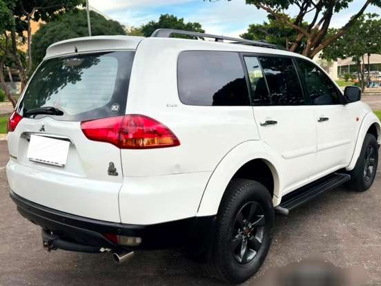 MITSUBISHI-PAJERO DAKAR-3.5 HPE 7 LUGARES 4X4 V6 24V FLEX 4P AUTOMÁTICO MITSUBISHI-PAJERO DAKAR-2013