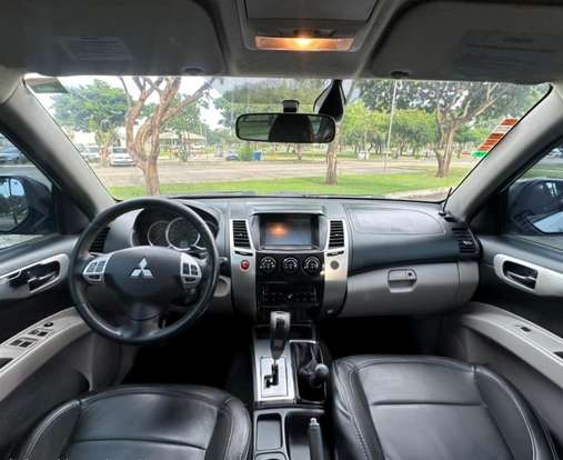 MITSUBISHI-PAJERO DAKAR-3.5 HPE 7 LUGARES 4X4 V6 24V FLEX 4P AUTOMÁTICO MITSUBISHI-PAJERO DAKAR-2013
