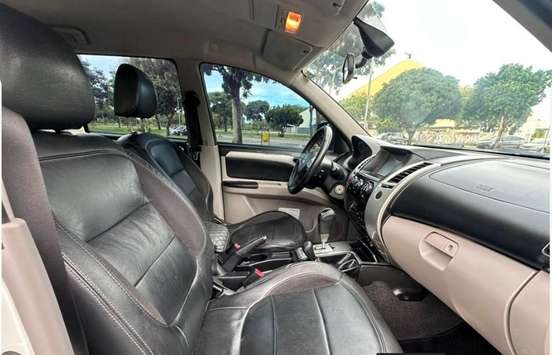 MITSUBISHI-PAJERO DAKAR-2013