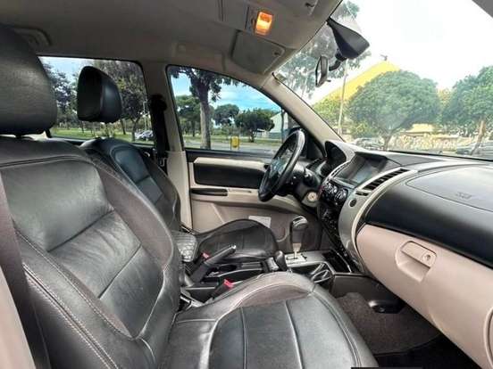 MITSUBISHI-PAJERO DAKAR-3.5 HPE 7 LUGARES 4X4 V6 24V FLEX 4P AUTOMÁTICO MITSUBISHI-PAJERO DAKAR-2013