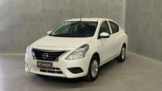 NISSAN-VERSA-2019