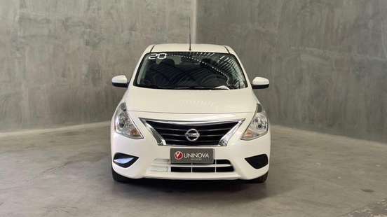 NISSAN-VERSA-2019