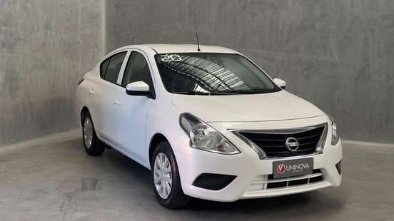 NISSAN-VERSA-2019