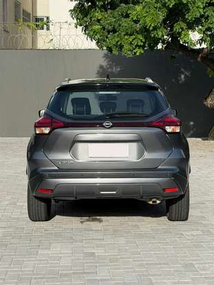 NISSAN-KICKS-2023