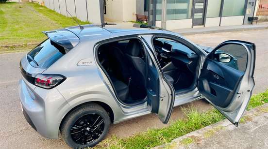 PEUGEOT-208-2023