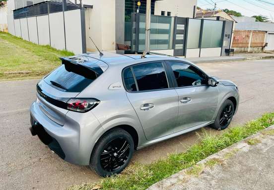 PEUGEOT-208-2023