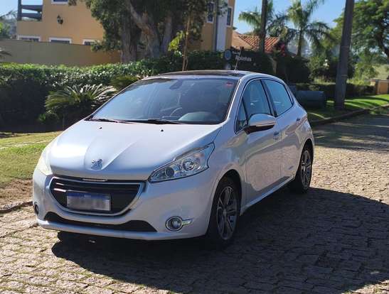 PEUGEOT-208-2013