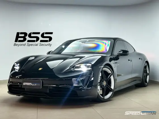 PORSCHE TAYCAN ELÉTRICO