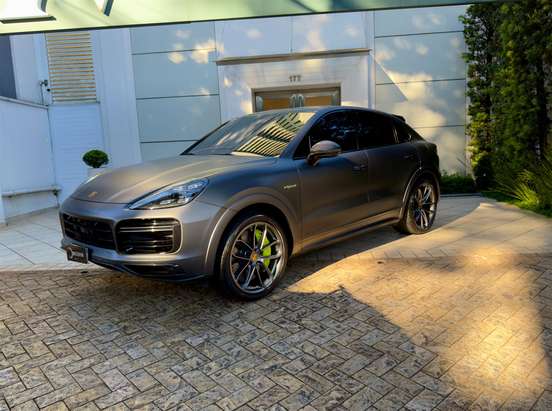 PORSCHE-CAYENNE-2020