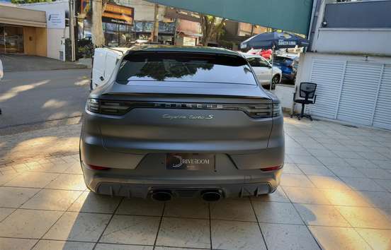 PORSCHE-CAYENNE-2020