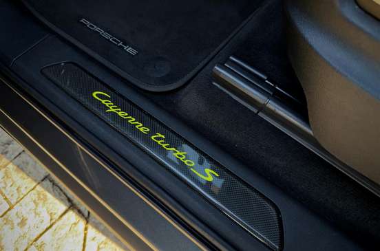 PORSCHE-CAYENNE-2020