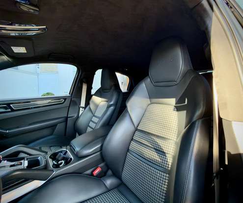 PORSCHE-CAYENNE-2020